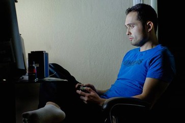 boyfriend-is-addicted-to-video-games-.jpg